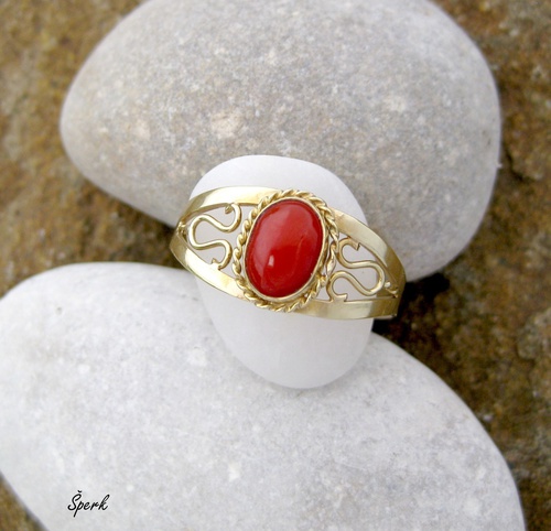 Zlatý prsten ~ s ohnivou vášní červeného korálu 1