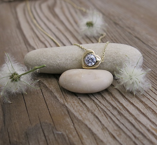 Náhrdelník se zirkonem srdíčko ~ žluté zlato  1