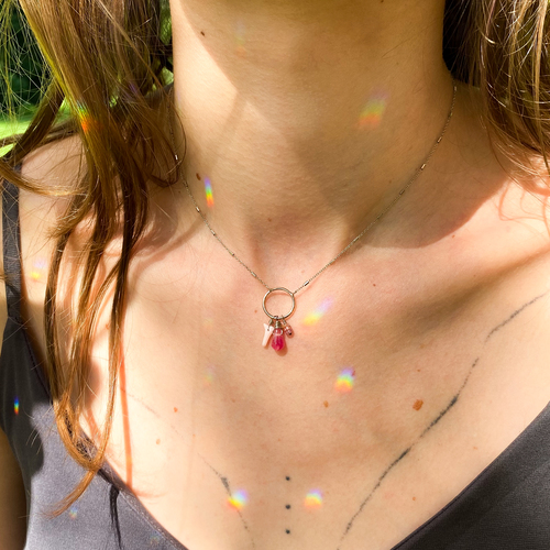 Náhrdelník s kolečkem a růžovými minerály ~ stříbro  1