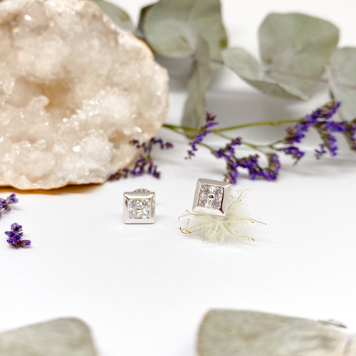 Stříbrné náušnice - čtverečky se zirkony Stříbrné náušnice - čtverečky se zirkony 1