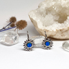 Stříbrné náušnice s modrým syntetickými opály a zirkony - květina 2