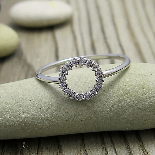 Kruh ~ prsten bílé zlato se zirkony 1