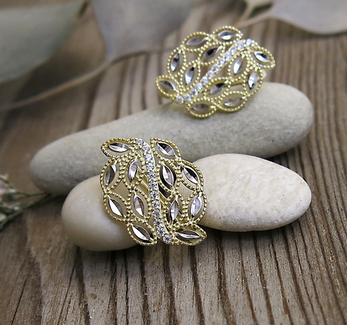 Elegantní a výrazné zlaté náušnice se zirkony Elegantní a výrazné zlaté náušnice se zirkony 1