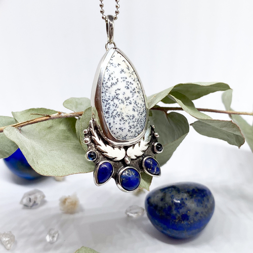 Autorský šperk - Přívěs s dendritickým Opálem, Lapisem lazuli a Safíry Autorský šperk - Přívěs s dendritickým Opálem, Lapisem lazuli a Safíry 1