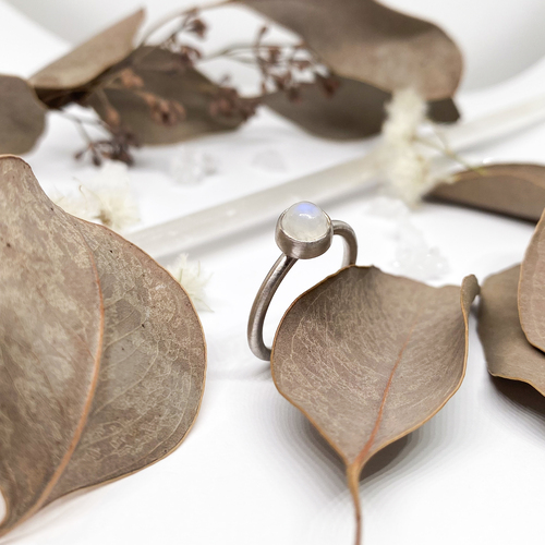 Stříbrný matný prsten ~ měsíční kámen 1