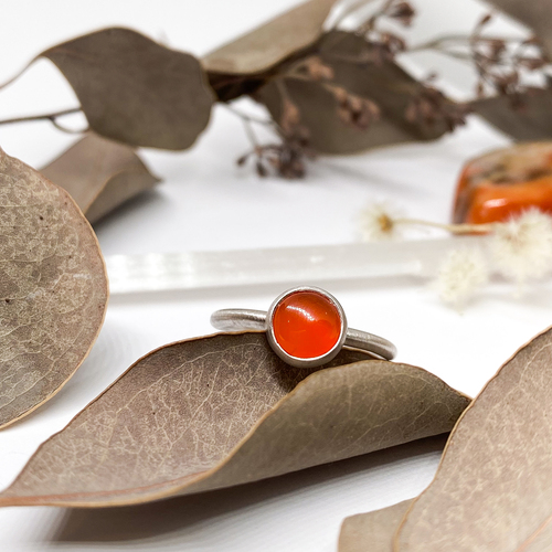 Stříbrný matný prsten ~ přírodní karneol 1