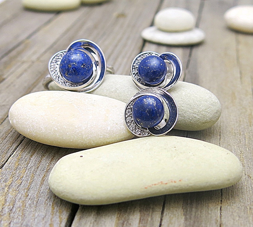 sada stříbrných šperků modrý kámen lapis lazuli, náušnice a prsten stříbro
