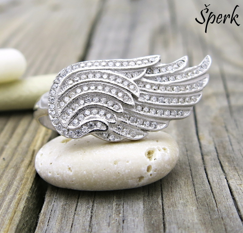 Stříbrný prsten se zirkony – velké andělské křídlo, originální dárek na Vánoce