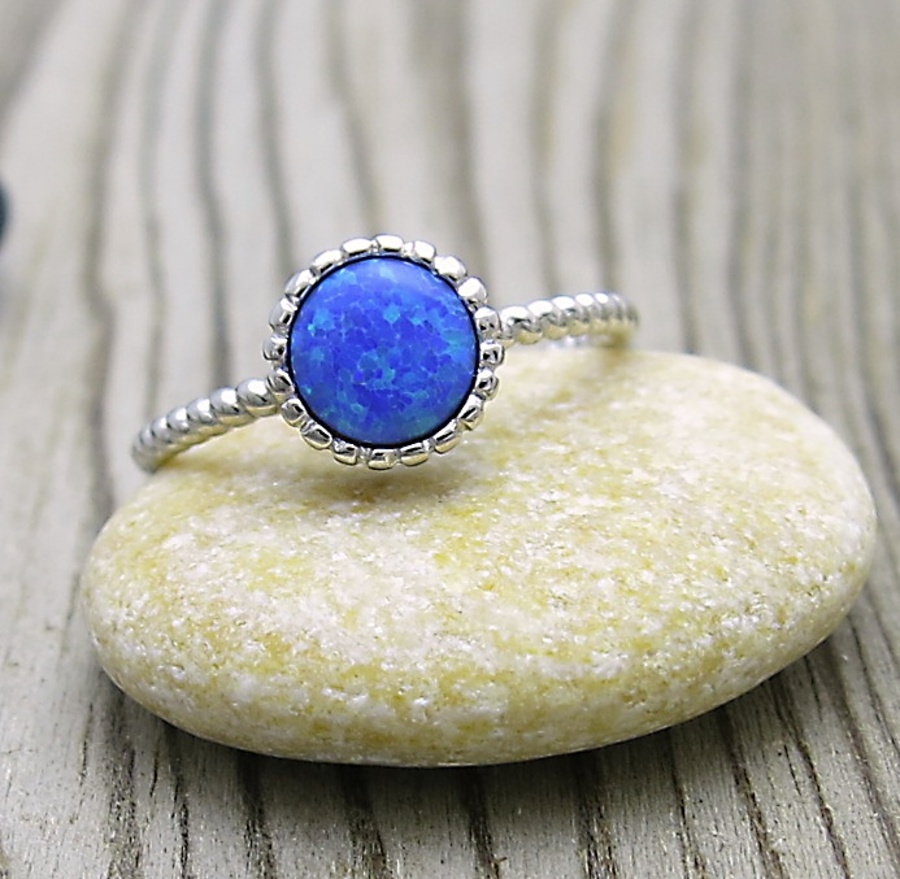 Modrý opál, stříbrný prsten, opálový prsten
