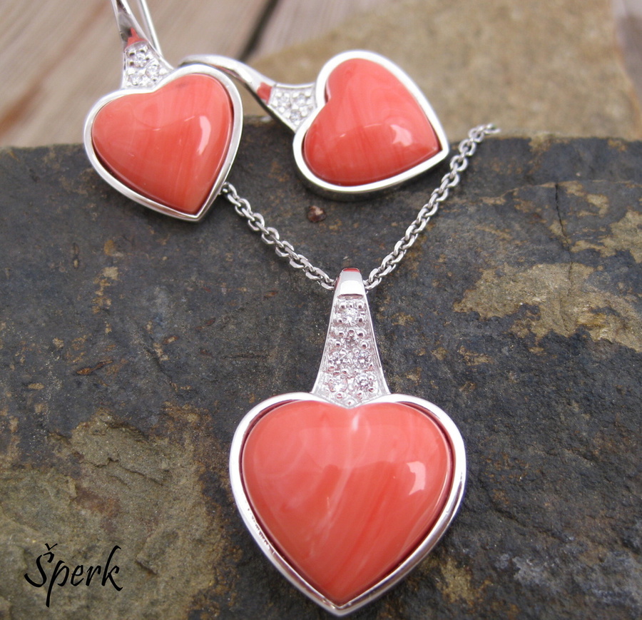 Srdce, stříbrná souprava šperků s červeným korálem ve tvaru srdce pro romantickou duši